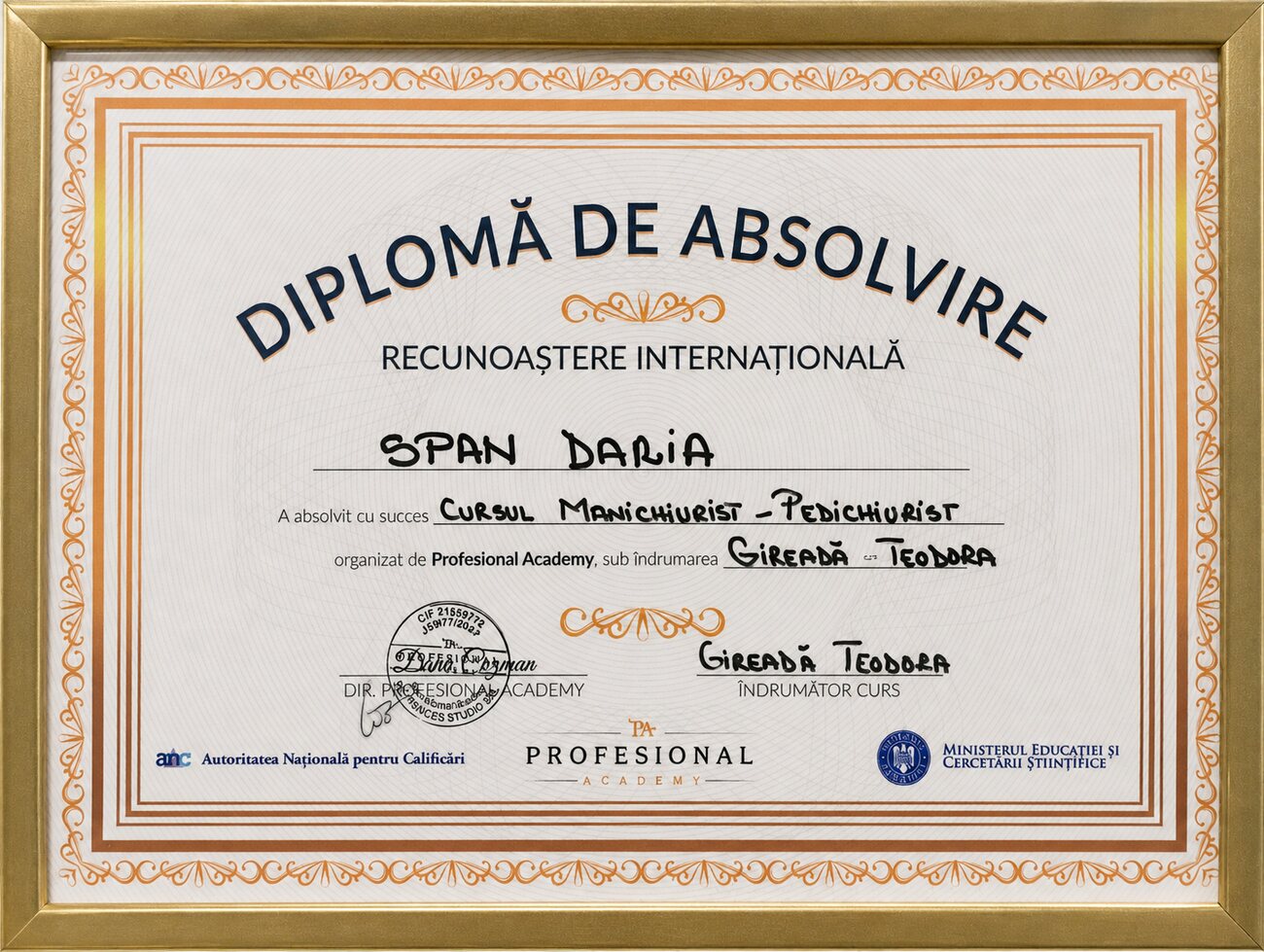 Diplomă de absolvire Manichiurist – Pedichiurist